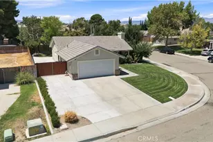 44719 Tarragon Dr, Lancaster, CA 93536 - Photo 3