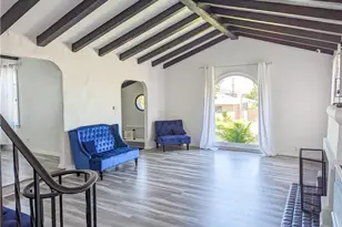 3208 W 74th St, Park Hills Heights, CA 90043 - Photo 3