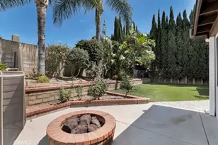 2048 Shelby Ln, Simi Valley, CA 93065 - Photo 27