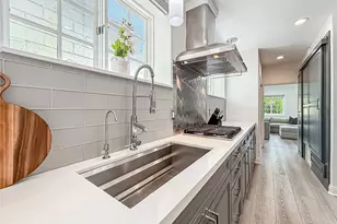 21047 Dumetz Rd, Woodland Hills, CA 91364 - Photo 19