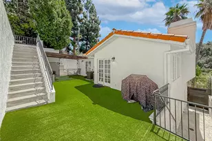 21047 Dumetz Rd, Woodland Hills, CA 91364 - Photo 69