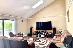 25453 Via Novia, Valencia, CA 91355 - Photo 27