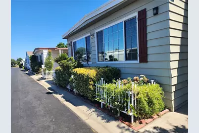 8811 Canoga Avenue #109, Canoga Park, CA 91304 - Photo 3