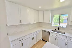 28196 Robin, Saugus, CA 91350 - Photo 3