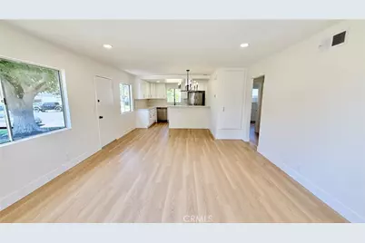 28196 Robin, Saugus, CA 91350 - Photo 7