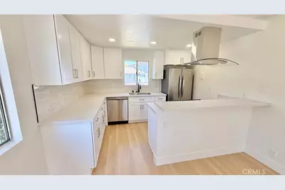 28196 Robin, Saugus, CA 91350 - Photo 5