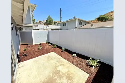 28196 Robin, Saugus, CA 91350 - Photo 15