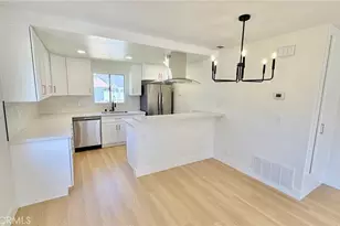 28196 Robin, Saugus, CA 91350 - Photo 5
