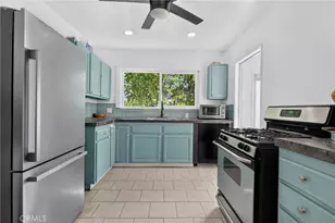 8210 White Oak Ave, Northridge, CA 91325 - Photo 9