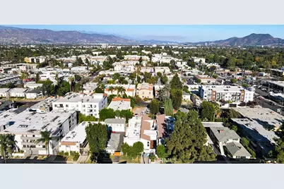 5230 Bellingham #7, Valley Village, CA 91607 - Photo 37