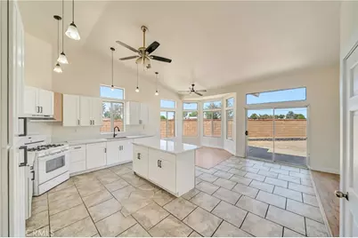 45136 Loma Vista, Lancaster, CA 93535 - Photo 9