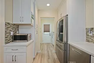 19541 Victory Blvd, Reseda, CA 91335 - Photo 7