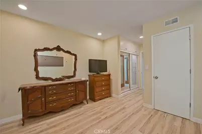 19541 Victory Boulevard, Reseda, CA 91335 - Photo 13