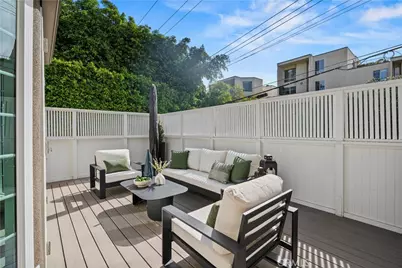 8963 Cynthia, West Hollywood, CA 90069 - Photo 9