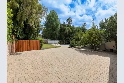 19117 Marilla Street, Northridge, CA 91324 - Photo 37