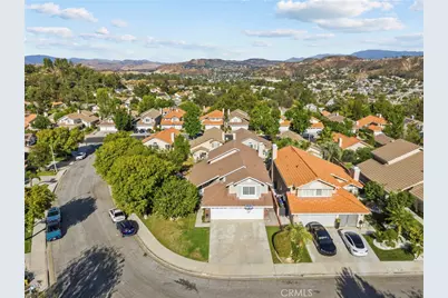 27576 Artine, Saugus, CA 91350 - Photo 43