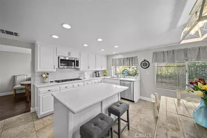 27576 Artine, Saugus, CA 91350 - Photo 15