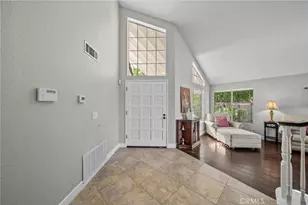 27576 Artine, Saugus, CA 91350 - Photo 5