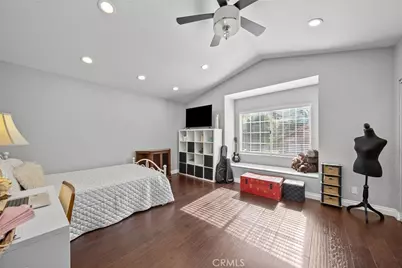 27576 Artine, Saugus, CA 91350 - Photo 33