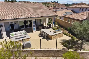 27105 Yearling, Saugus, CA 91350 - Photo 45