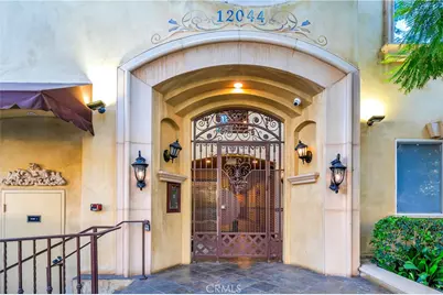 12044 Hoffman Street #303, Studio City, CA 91604 - Photo 3