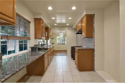 7134 Stansbury Avenue, Van Nuys, CA 91405 - Photo 9