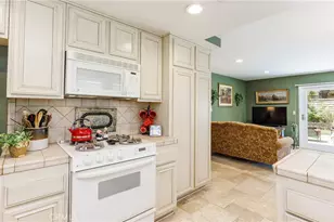 25503 Via Impreso, Valencia, CA 91355 - Photo 17