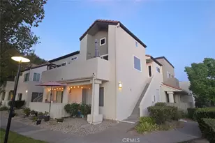 21227 Trumpet Dr, Newhall, CA 91321 - Photo 7