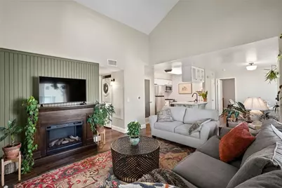 21227 Trumpet Drive #202, Newhall, CA 91321 - Photo 9