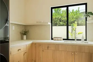 18840 La Amistad, Tarzana, CA 91356 - Photo 45