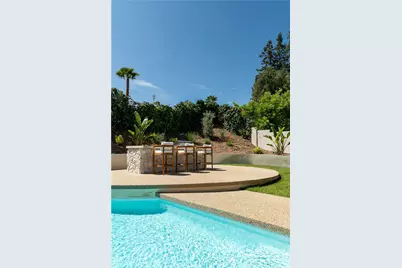 18840 La Amistad, Tarzana, CA 91356 - Photo 35