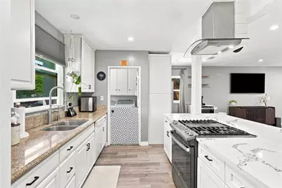 19857 Bassett, Winnetka, CA 91306 - Photo 3