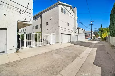 16800 Saticoy #4, Lake Balboa, CA 91406 - Photo 19