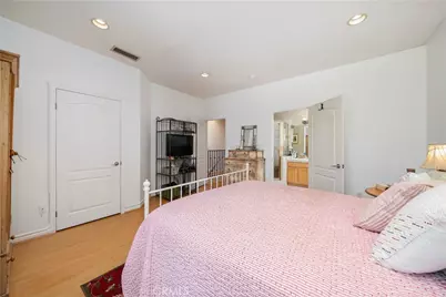 11808 Riverside Drive #3, Valley Village, CA 91607 - Photo 13