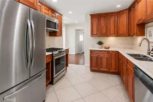 6917 Tyrone Ave, Van Nuys, CA 91405 - Photo 9