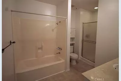 19545 Sherman, Los Angeles, CA 91335 - Photo 13