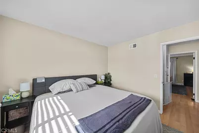 24307 La Glorita Circle, Newhall, CA 91321 - Photo 17