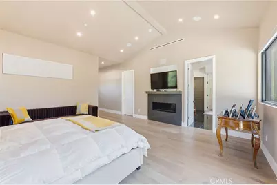 13135 Chandler Boulevard, Sherman Oaks, CA 91401 - Photo 29