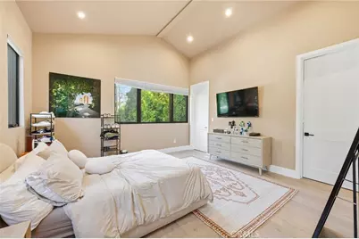 13135 Chandler Boulevard, Sherman Oaks, CA 91401 - Photo 35