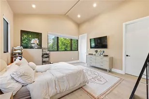 13135 Chandler Blvd, Sherman Oaks, CA 91401 - Photo 35