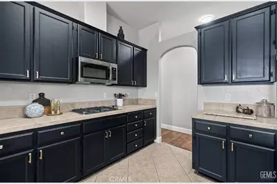 10300 Seneca Falls, Bakersfield, CA 93312 - Photo 3