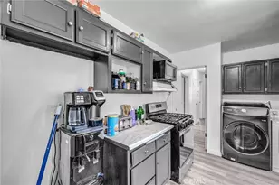 9402 Hickory, Los Angeles, CA 90002 - Photo 7