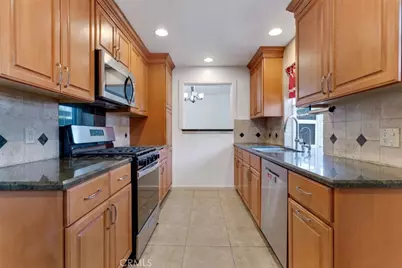 18027 Hatton Street, Reseda, CA 91335 - Photo 15
