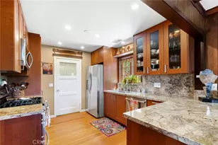 21008 Bandera, Woodland Hills, CA 91364 - Photo 17