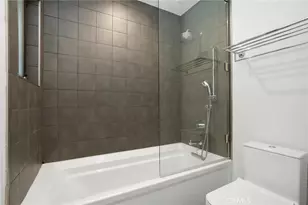 22250 Capulin Ct, Woodland Hills, CA 91364 - Photo 19