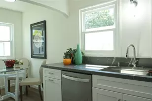 422 S Sycamore Ave, Los Angeles, CA 90036 - Photo 13