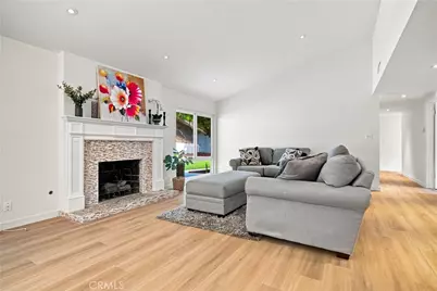5777 Valerie Avenue, Woodland Hills, CA 91367 - Photo 7