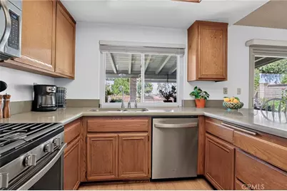 16029 Spur Ridge Road, Sylmar, CA 91342 - Photo 13