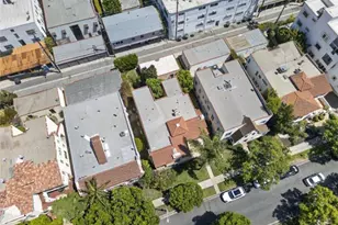 132 N La Peer Dr, Beverly Hills, CA 90211 - Photo 27