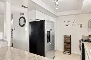 14715 Saticoy, Van Nuys, CA 91405 - Photo 3